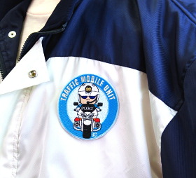 POLICE刺繍ワッペン【縫って取り付ける事も可能】