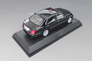 1/43 トヨタ クラウン2011 (神奈川警ら)パトカー置物【後方部分】